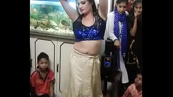 naked booty dance