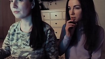 nude girls changing clothes