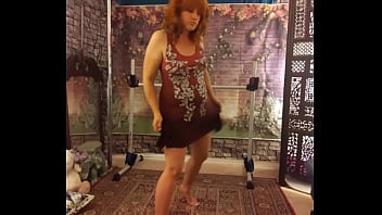 mother shows tits