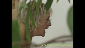 lesbian tit sucking gif