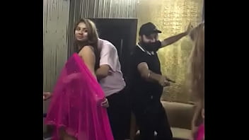 saima khan big boobs